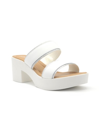 Cinzia Soft sandalo in pelle con plateau